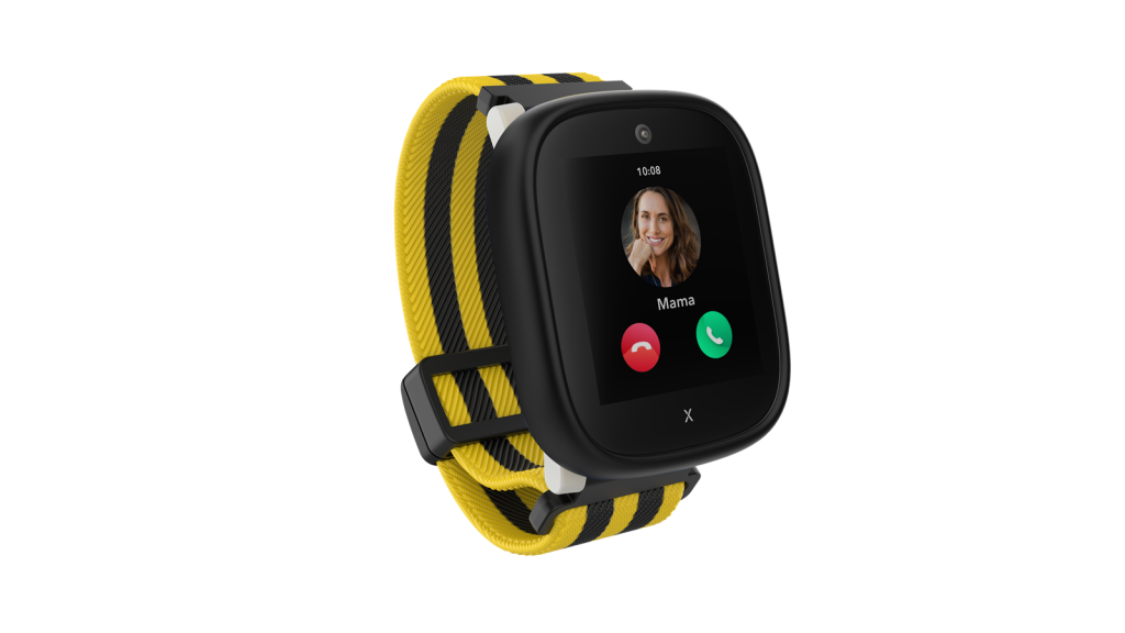 Xplora X6Play BVB-Edition mit schwarzgelbem Armband bei einem eingehenden Anruf